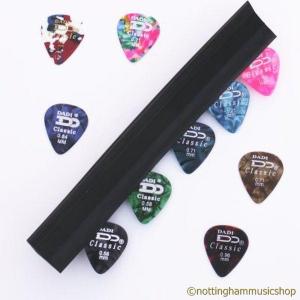 MIC STAND PLECTRUM HOLDER +10 PICKS